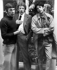 Leonard Nimoy junto a Donald Sutherland y Jeff Goldblum en "The Invasion of the Body Snathchers"